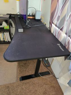COMPUTER TABLE