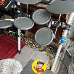 💥 Yamaha Electronic Drum Set $25