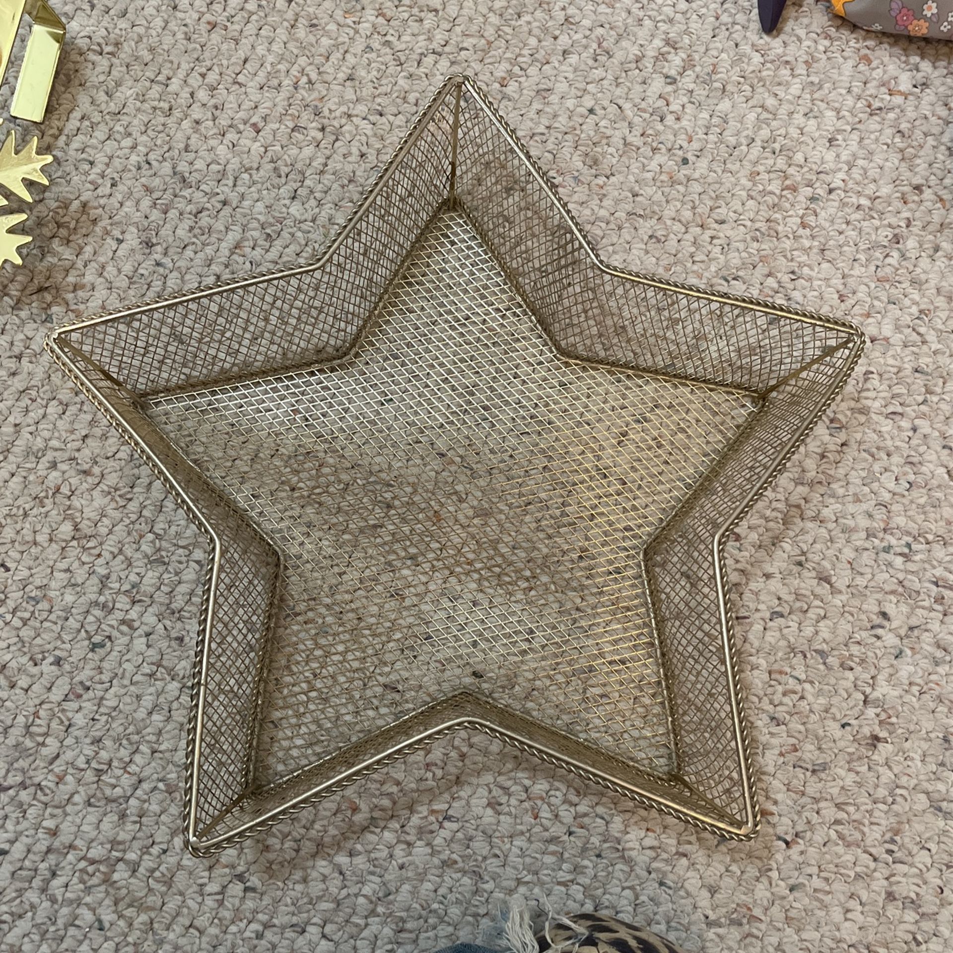 Star Metal/mesh Basket, Like New