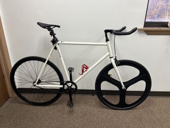 Fixed gear bike 700c wheels