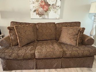 Beautiful Leather Trend Sofa & Loveseat Set — Outstanding Condition