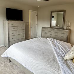 6-Drawer Chest with Dresser + Mirror