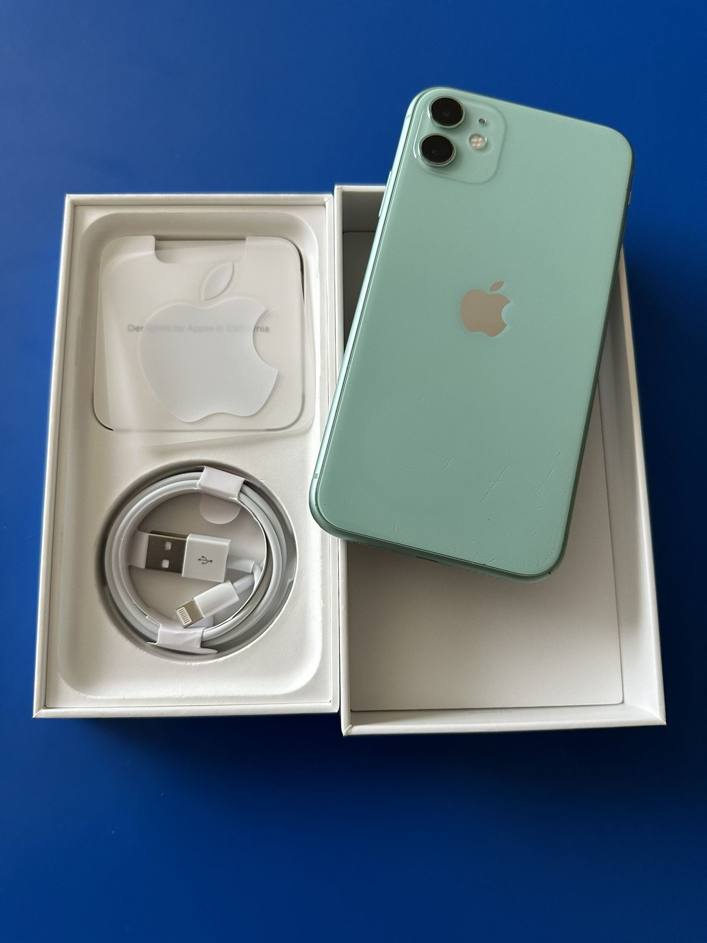 iPhone 11 Mint Green 64 GB UNLOCKED EXCELLENT CONDITION