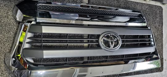 Tundra Grille And Hood Bulge