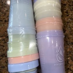 Brand new, never used 5 Pack HydraCup stackable shaker cups. Multiple colors.