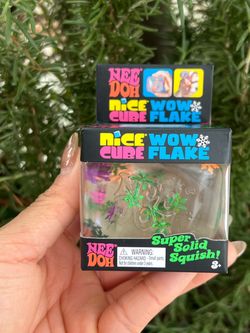 Nee Doh Nice Cube Wow Flake