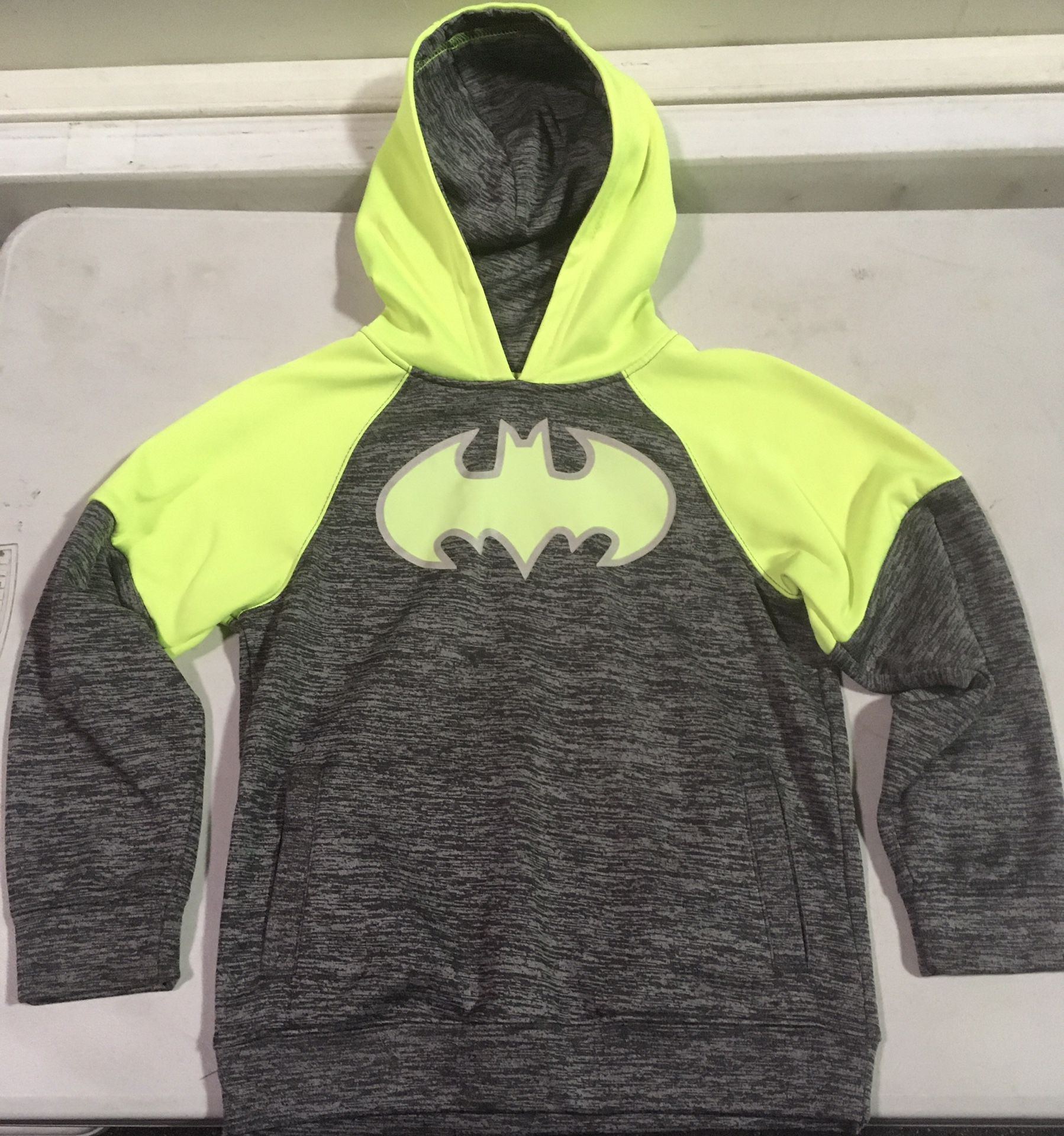 Batman boys size small (6/7) light fleece lined fluorescent yellow hoodie