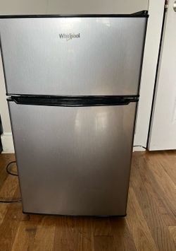 Whirlpool mini fridge