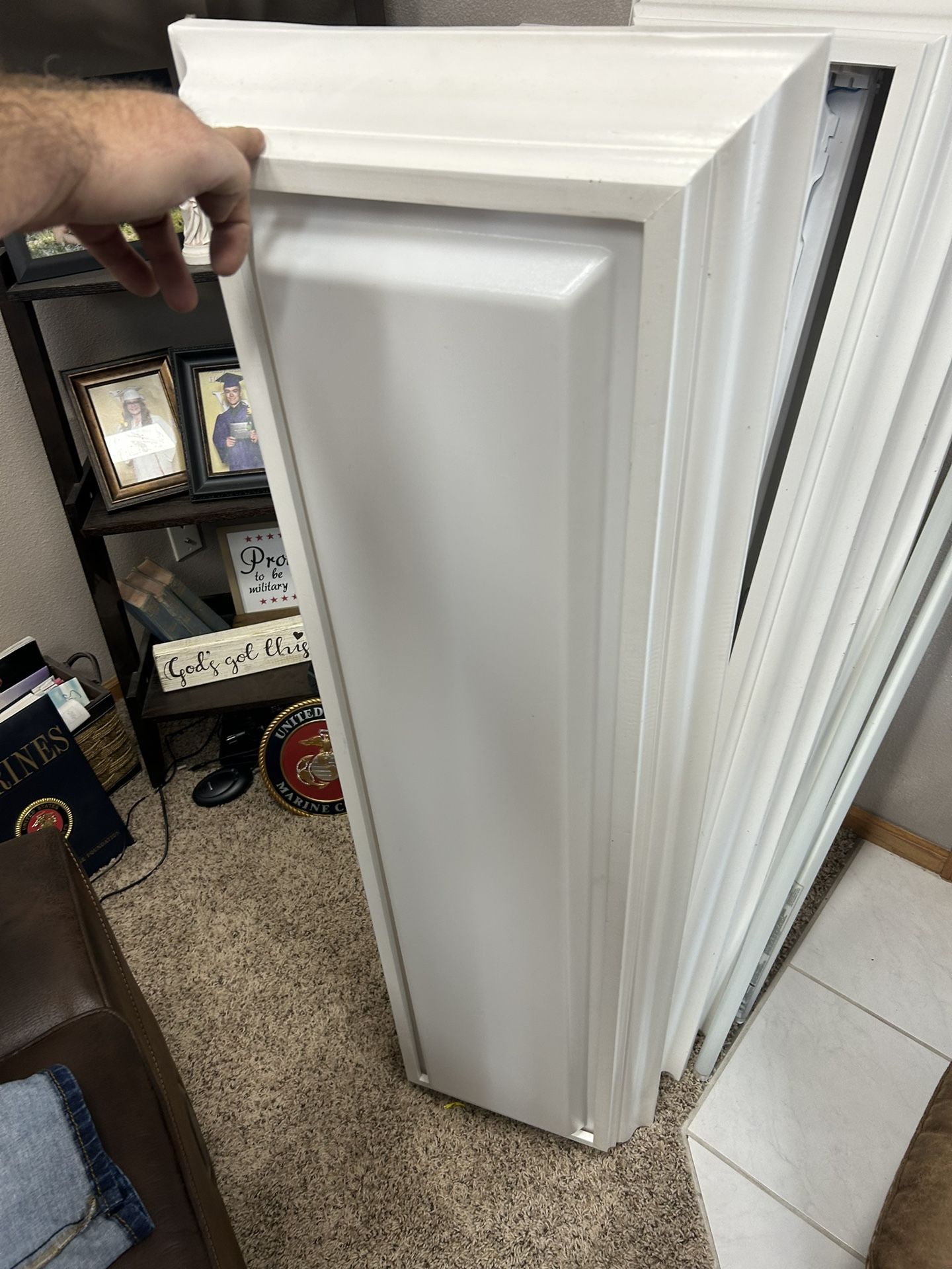 Fluorescent Lights 1x4 Decorative Crown