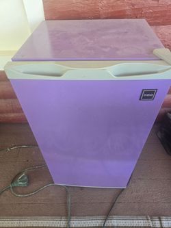 RCA mini refrigerator