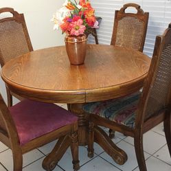 DINING ROOM TABLE AND 4 CHAIRS 