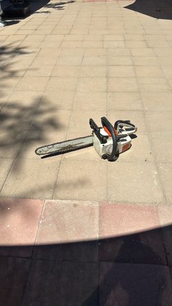 Chainsaw Stihl 009L. Trabajando como. Nuevo $230 firme