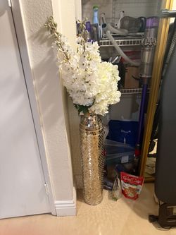 Mirror tile decorative case with artificial flowers