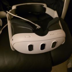 Meta Quest 3 512gb With alutarek s3 $320 Cash Meetup In Description