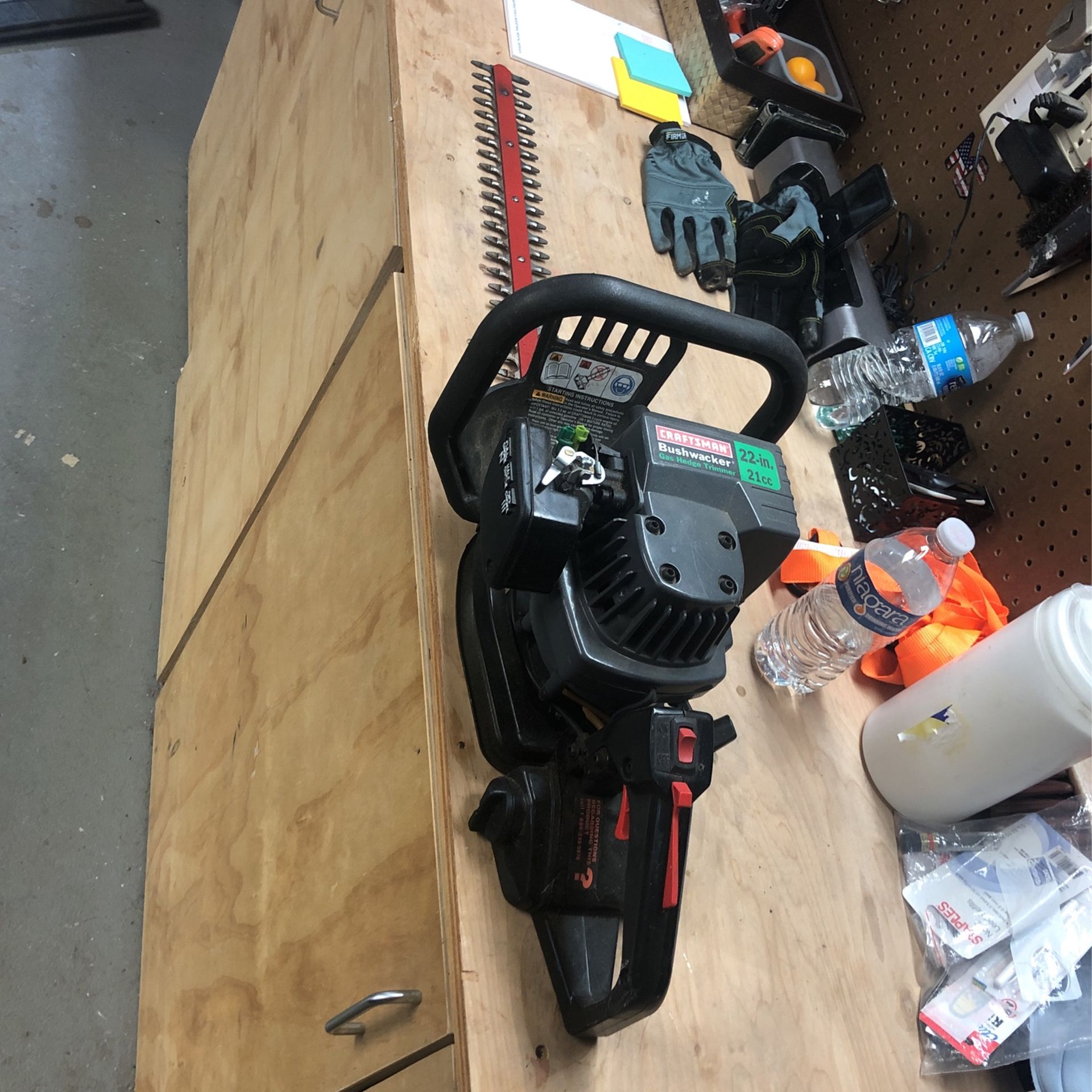 Craftsman bushwacker 22 in 21cc gas hedge trimmer deals