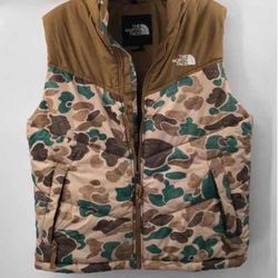 North Face Camo Puffer Vest Size Medium