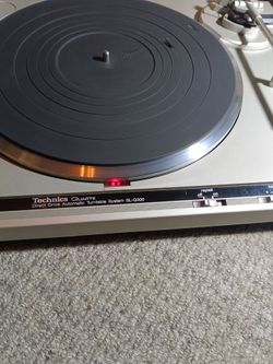 Technics SL-Q300 Quartz direct drive turntable record player