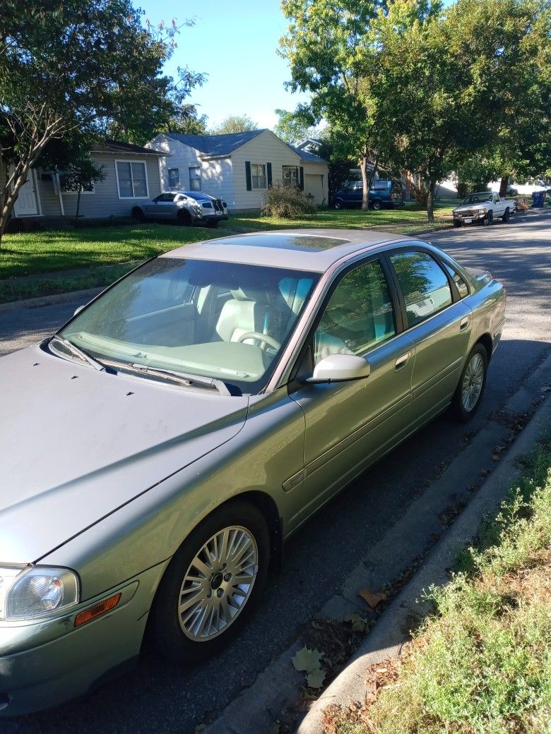 2004 Volvo S-80