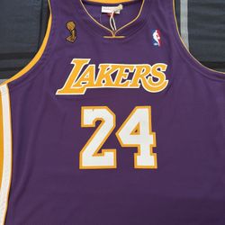 Kobe Bryant 08-09' Mitchell & Ness Jersey