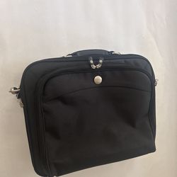 Dell Professional Nylon Briefcase 18” Laptop | Black | 