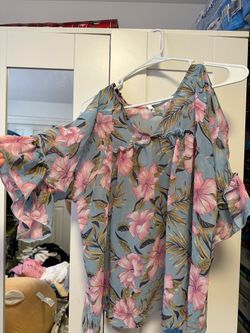 Floral Cold-Shoulder Ruffle Blouse