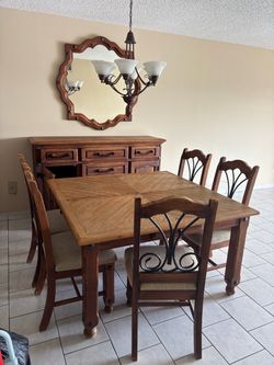DiningvRoom Set