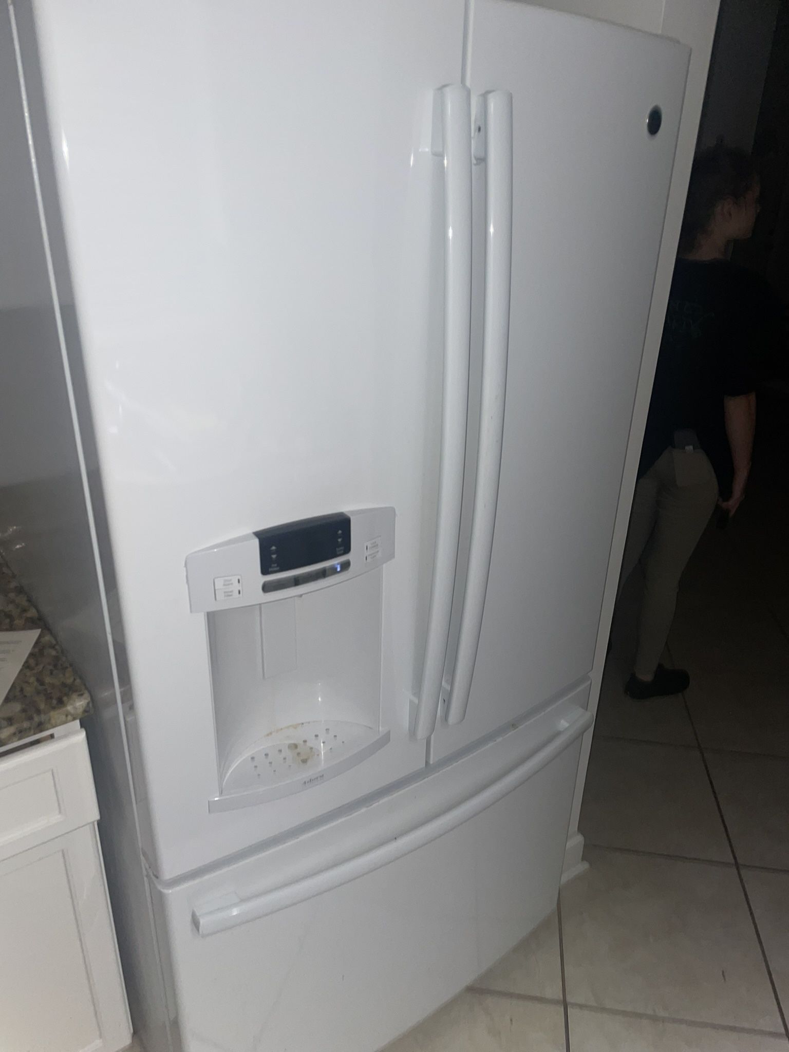 Kitchen appliances FOR SALE . like NEW! first come first serve!