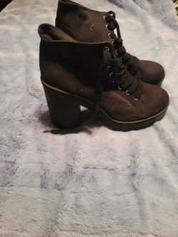 Woman's Shoes