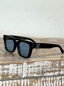 Off White Glasses Christmas Special $100