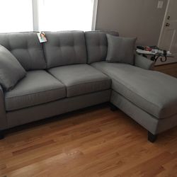 Lke New sectional couch sofa color gray