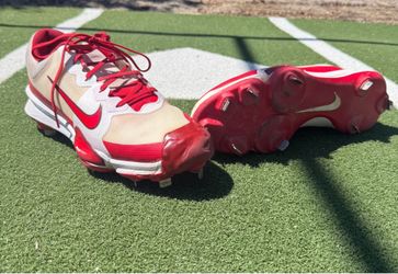 Baseball cleats
