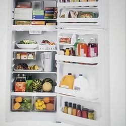 GE17.5 Cu-Ft White Refrigerator.  BRAND NEW IN BOX