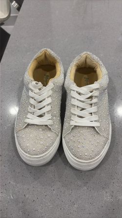 Betsey Johnson Shoes white size 6.5 women