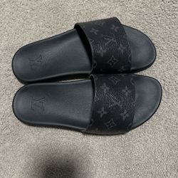 Louis Vuitton Men’s Slides Sz 10