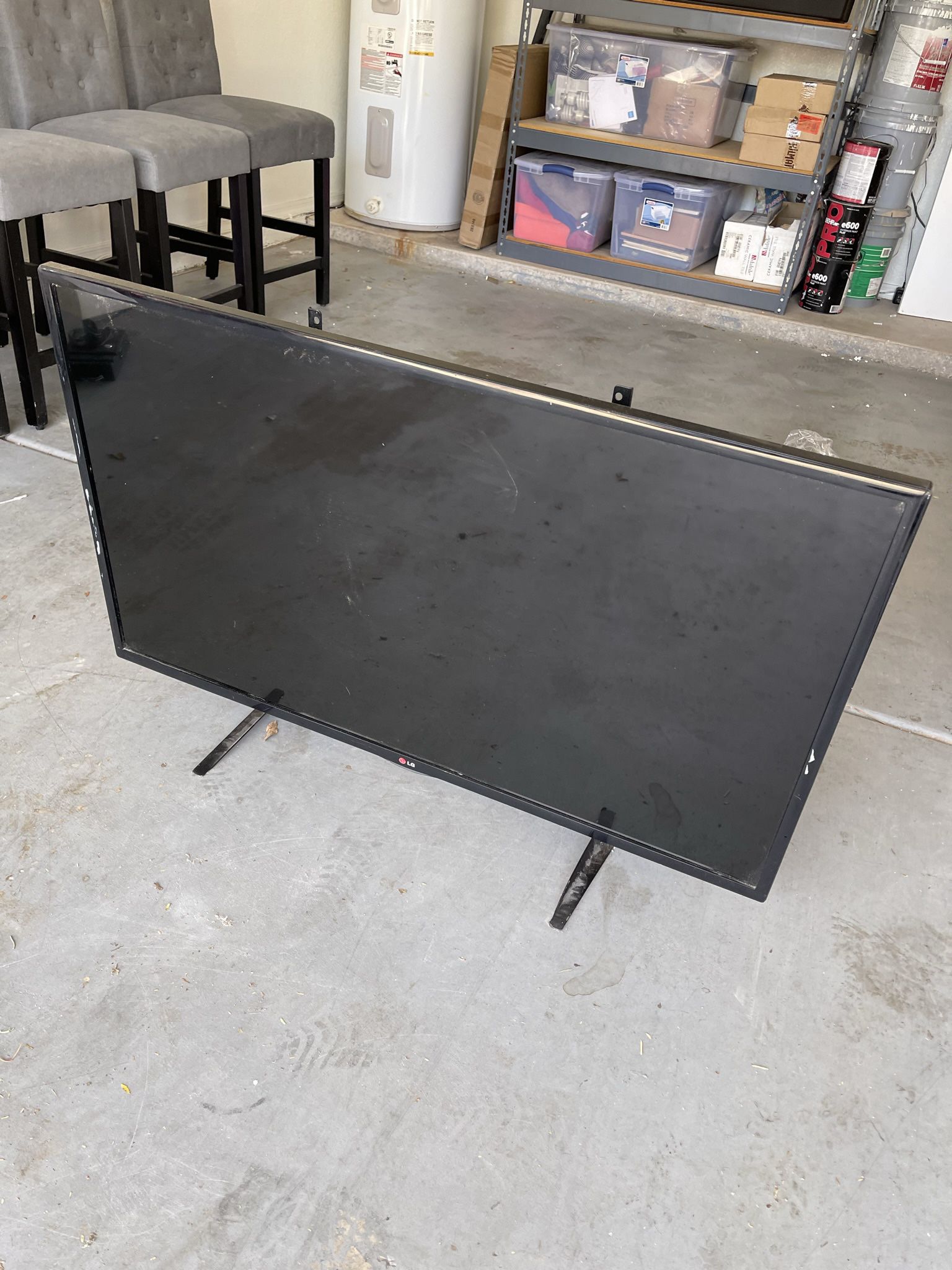 47 Inch LG tv With Stand