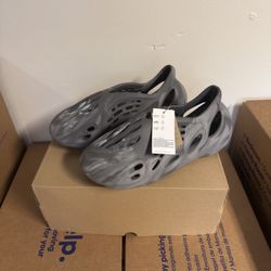 Yeezy Foam Rnr - MX Granite - Size 10