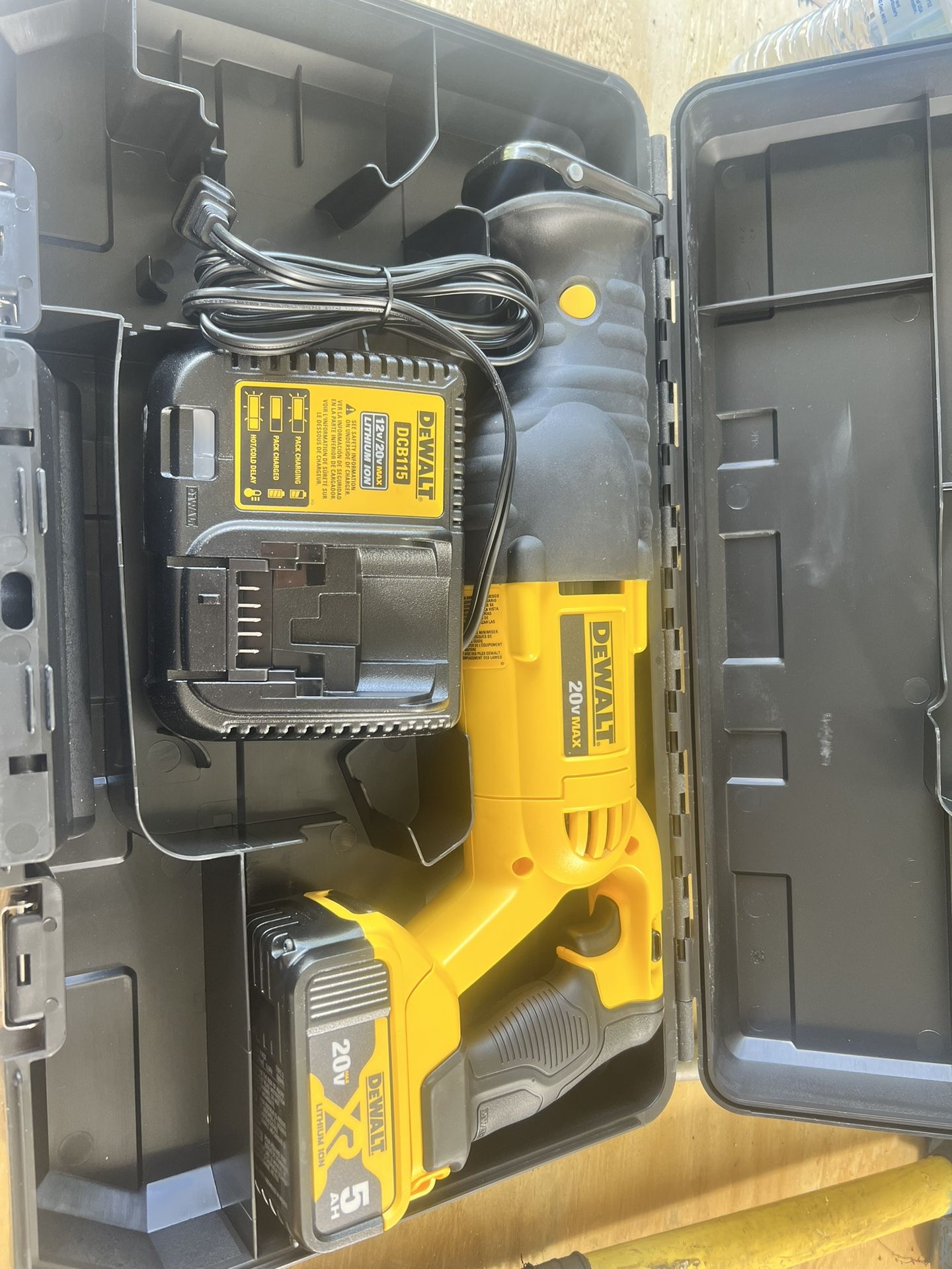 Dewalt Saw 
