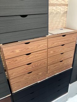 Eight drawers dresser