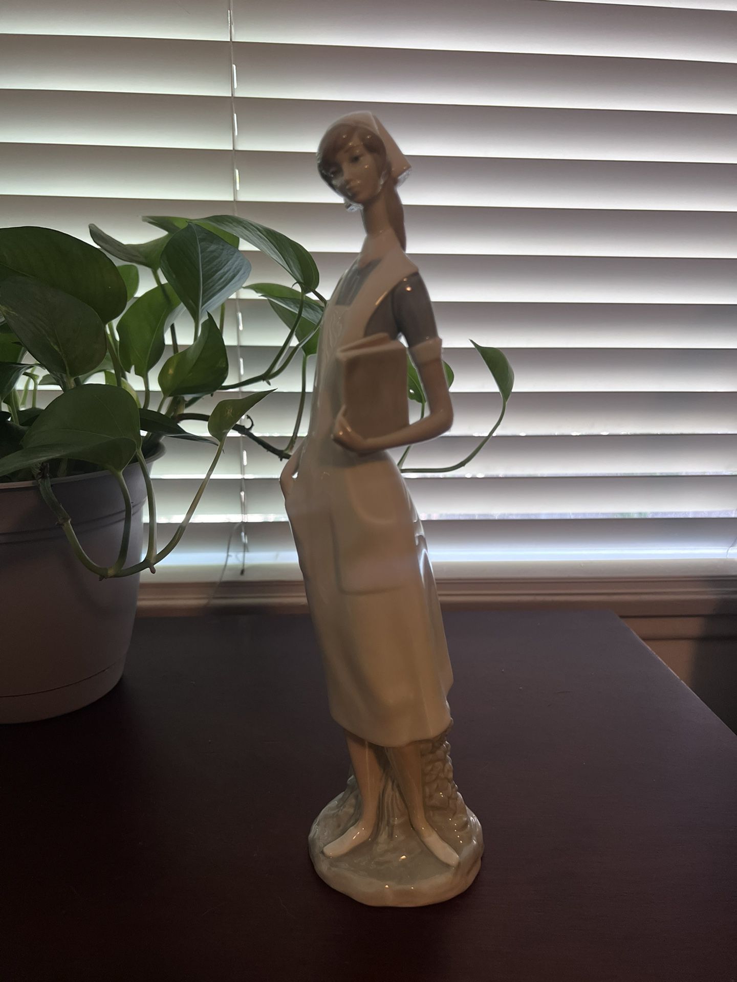 Lladro Nurse Statue