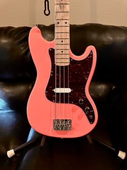 Short scale Squire Bronco bass