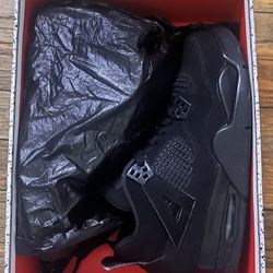 Jordan Retro “Black Cat” 4 - Size 7