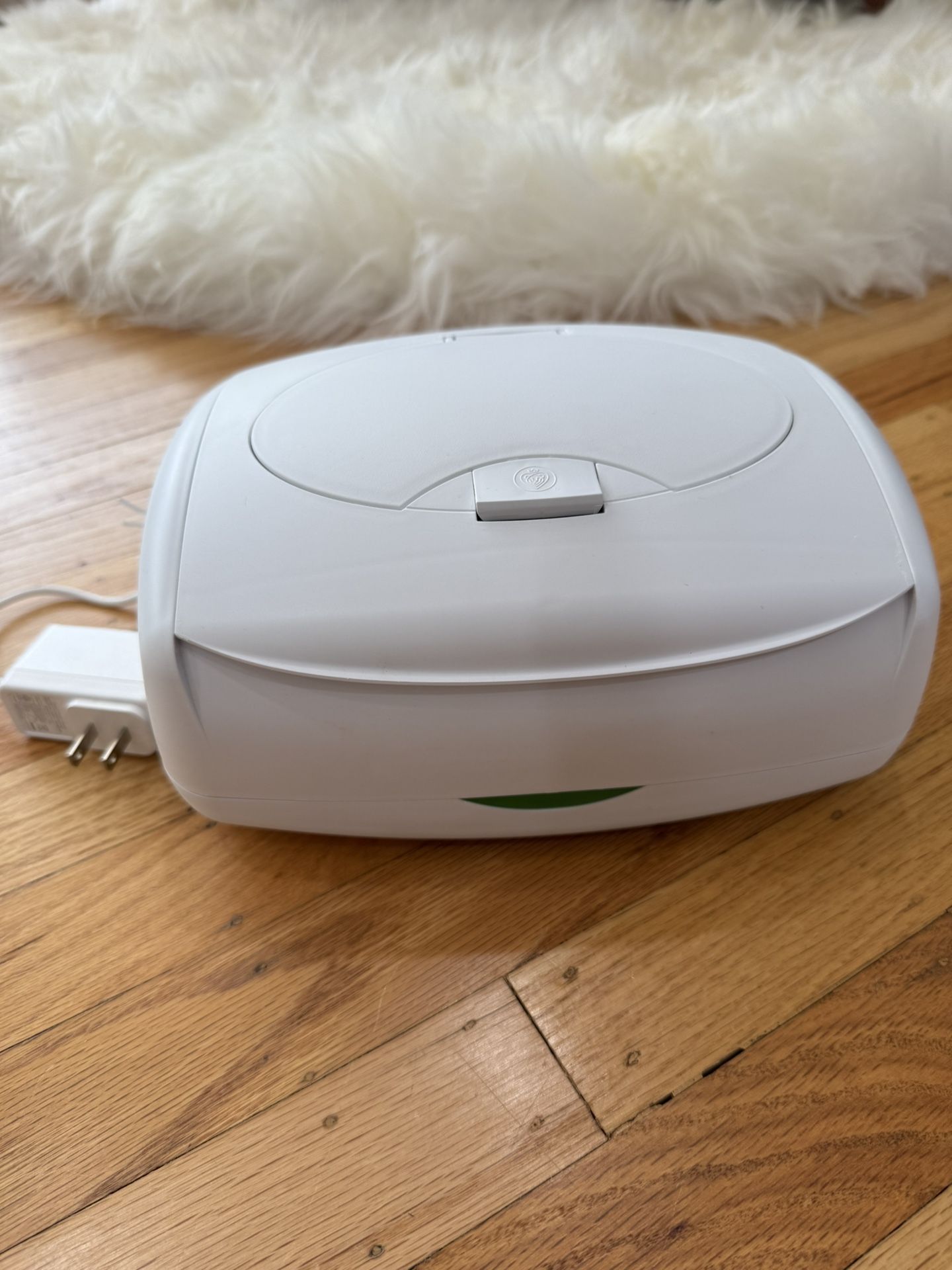 Wipes Warmer with an Integrated Nightlight