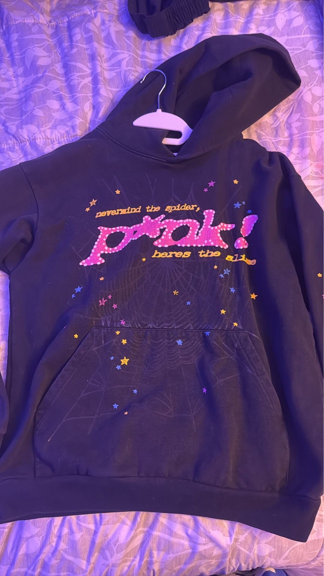 Spider sweater very worn out size M
