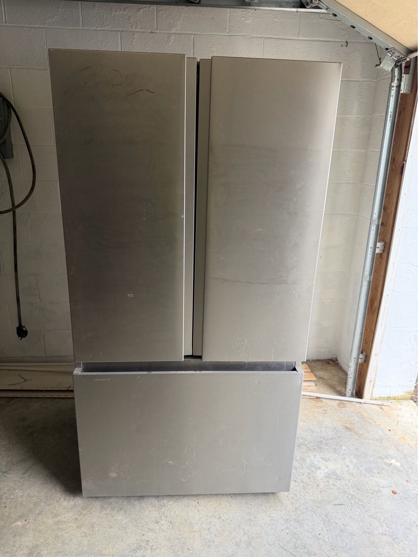 **GREAT WORKING STAINLESS STEEL FRENCH DOOR REFRIGERATOR!!**