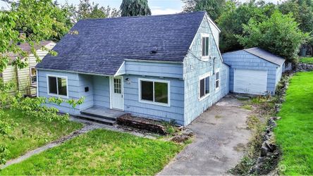 House For Sale skyway Seattle