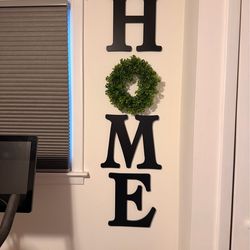 Wall Decor with Wreath – Modern Farmhouse Style