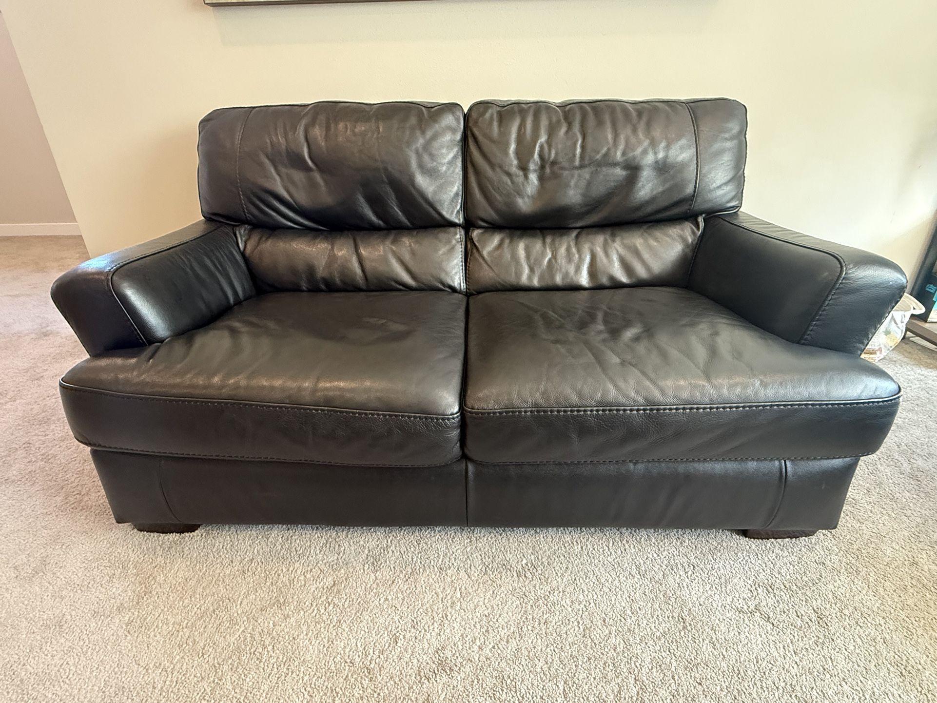 Beautiful Italian Back Leather Love Seat Sofa