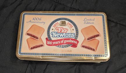 Vintage   FIG NEWTON  tin