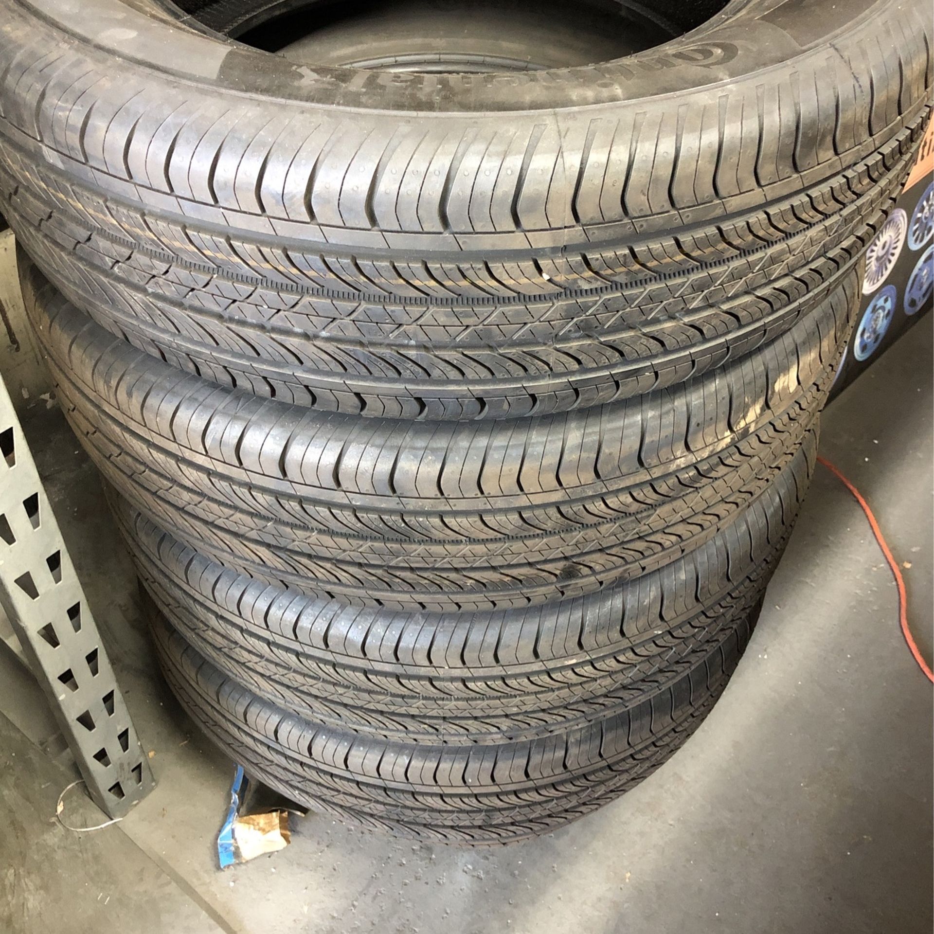 Continental ProContact 225/65R17 Tires Like New