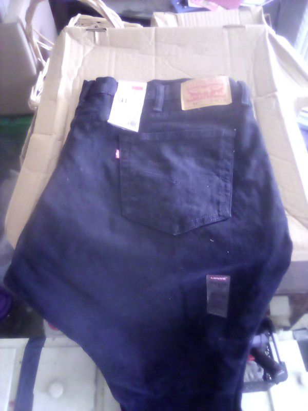 Brand New Levi's Athletic Fit 541 Size 42 32